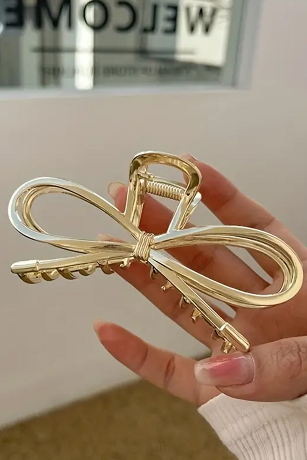 Women’s Gold Bow Hair Claw Clip